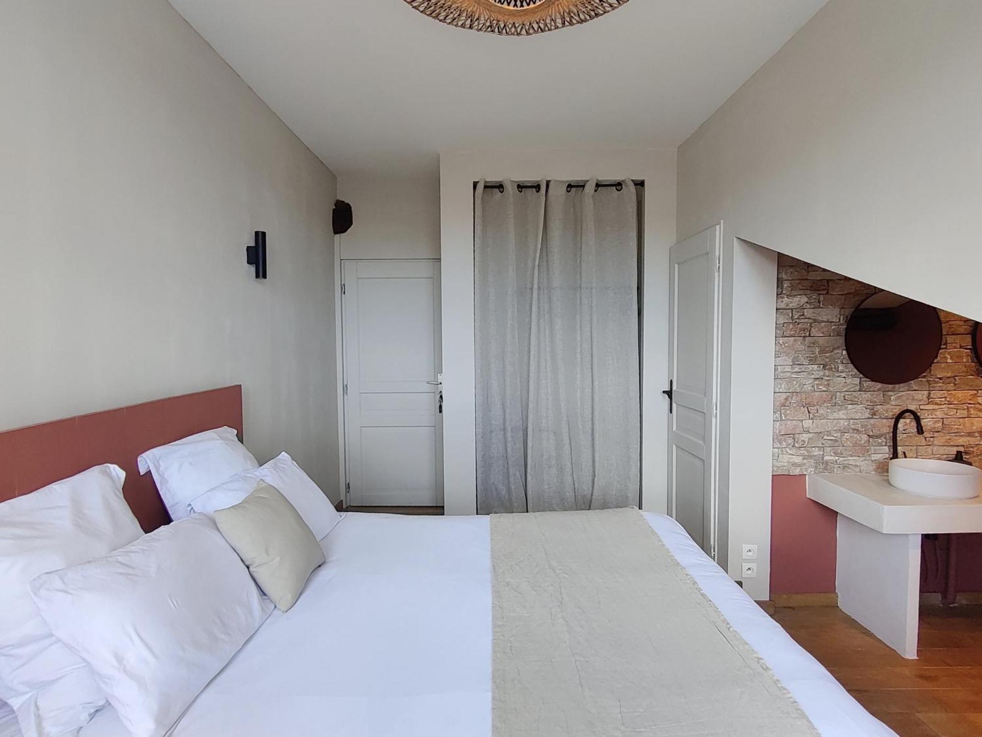 Mèze Chambres D'Hotes - Bed And Breakfast Les Palmiers חדר תמונה