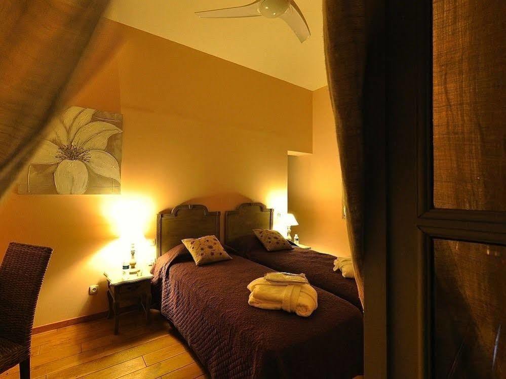 Mèze Chambres D'Hotes - Bed And Breakfast Les Palmiers מראה חיצוני תמונה